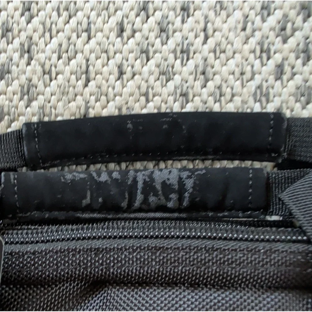 OGIO Voyager Messenger Bag Airport Friendly Laptop Laforce 117023 NWOT MSRP $80